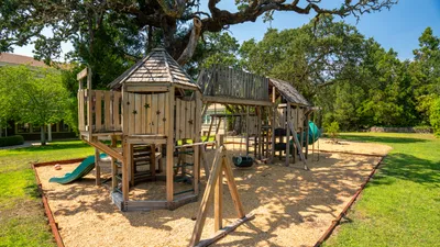 Grounds 03
