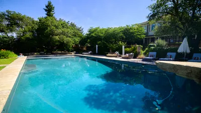 Pool 23